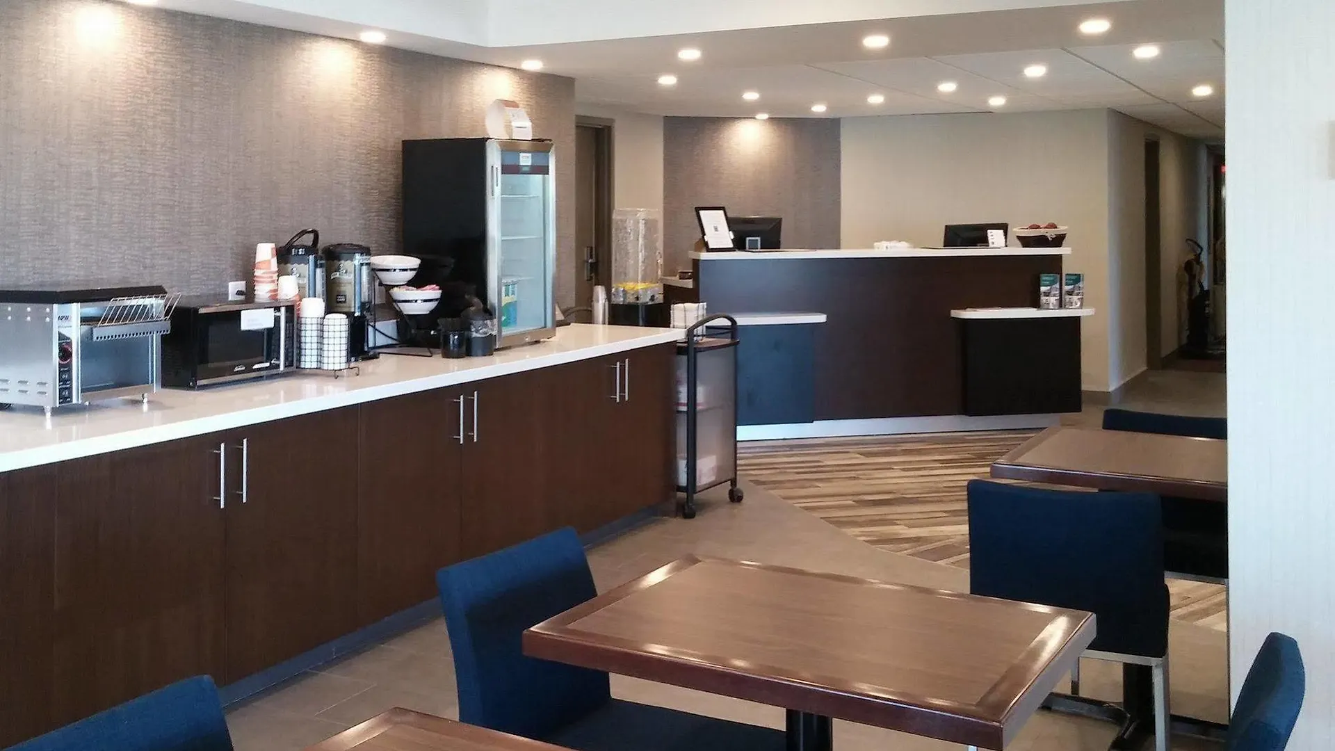 Comfort Inn Montreal Aeroport Pointe-Claire